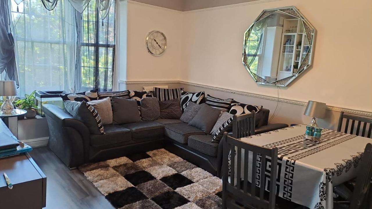 3 Bedroom Brixton Apartment لندن المظهر الخارجي الصورة